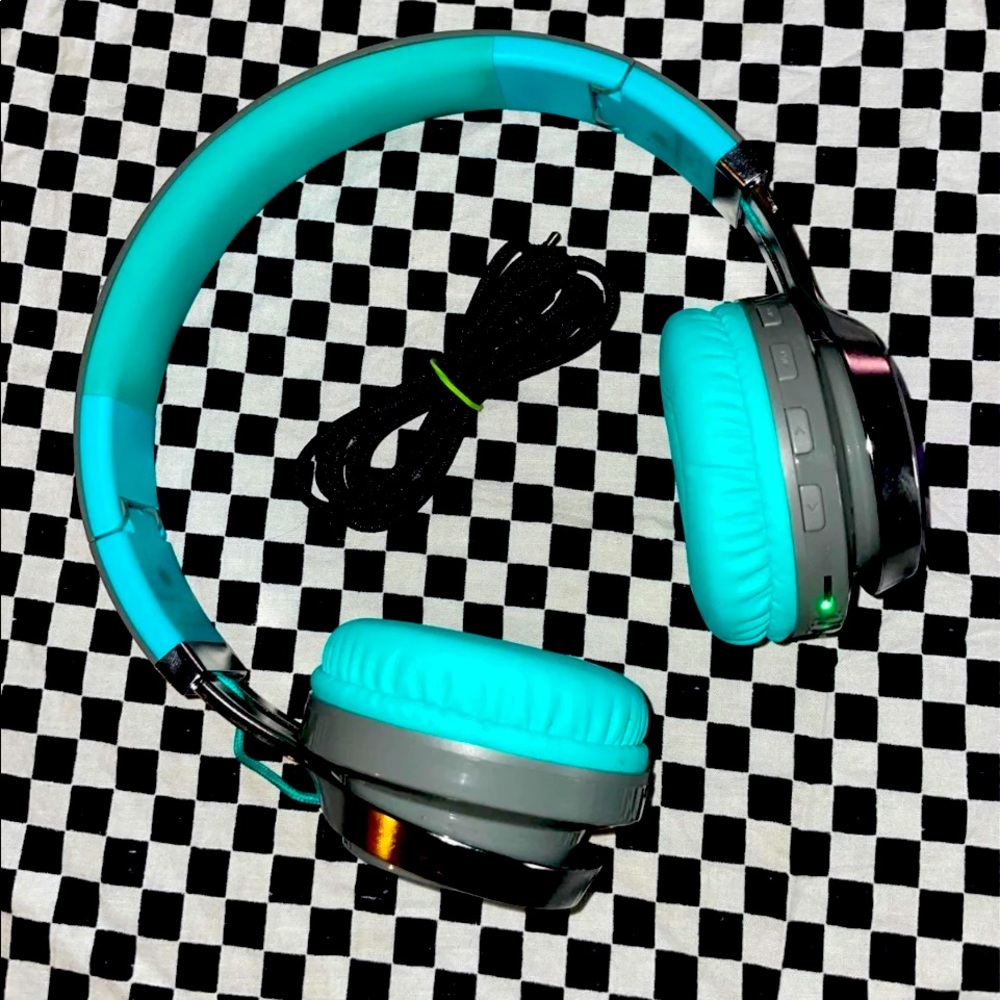 Light up Bluetooth headphones